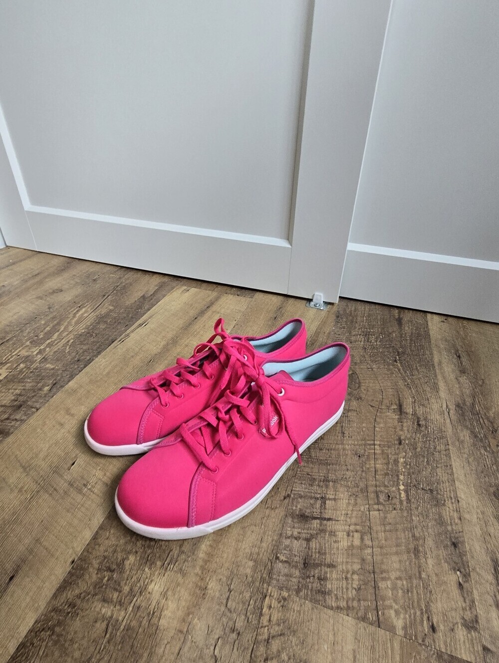 Reebok Pink Womens Size 9 Skyscape Sneakers
